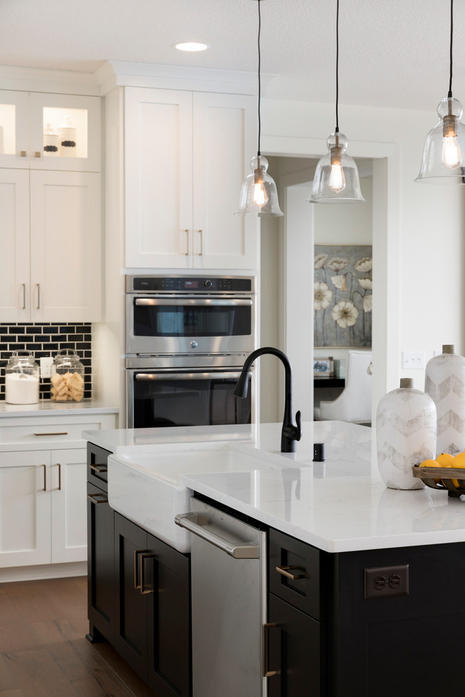 Inspiration for a transitional kitchen remodel in Minneapolis