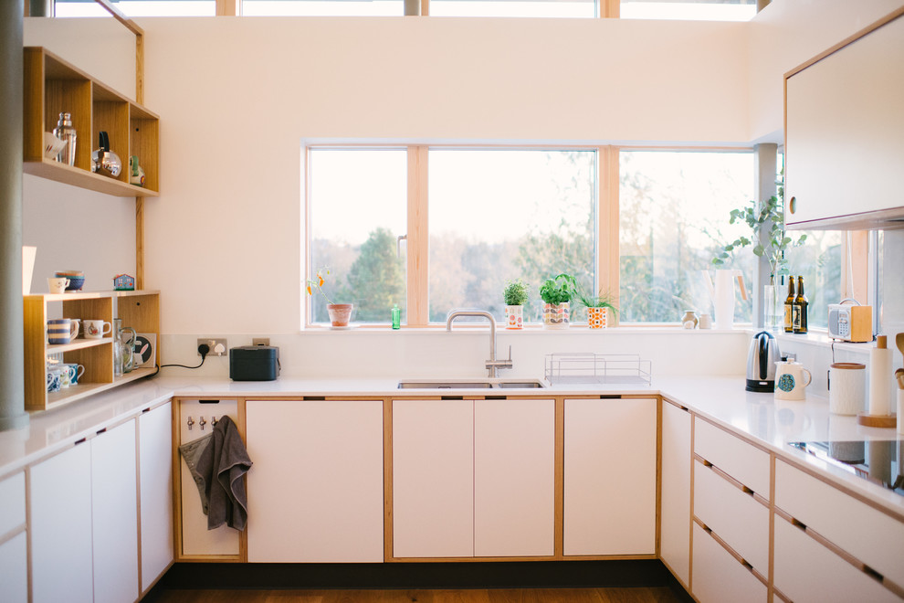 Inspiration for an expansive midcentury kitchen in Manchester.