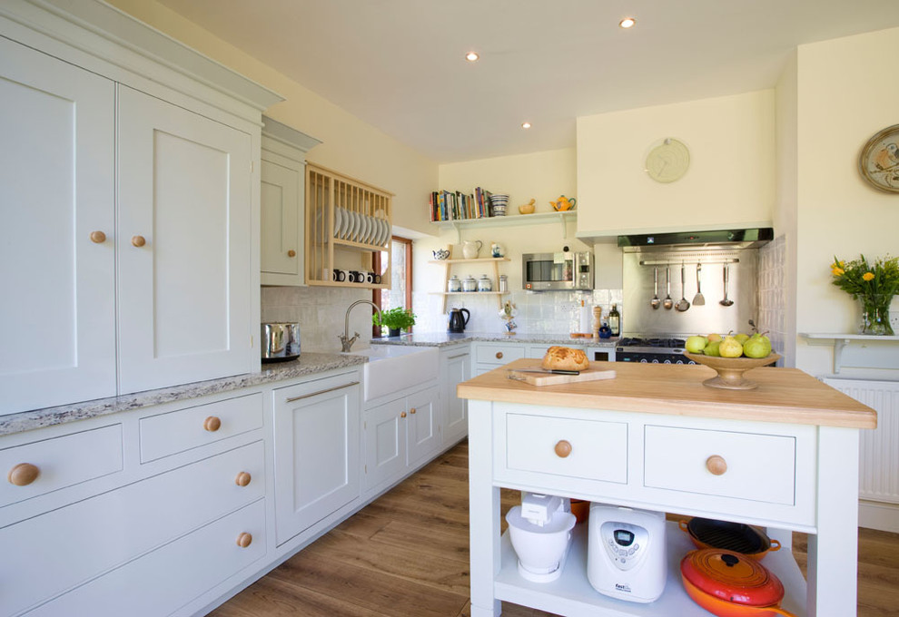 Design ideas for a farmhouse kitchen in Devon.