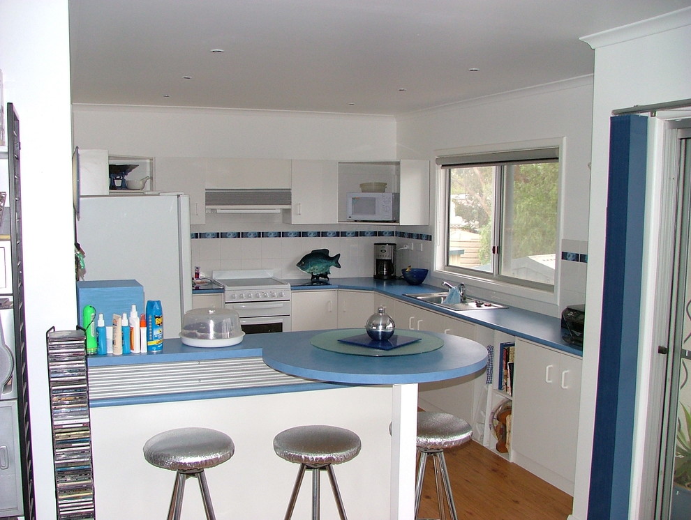 Coastal kitchen in Adelaide.