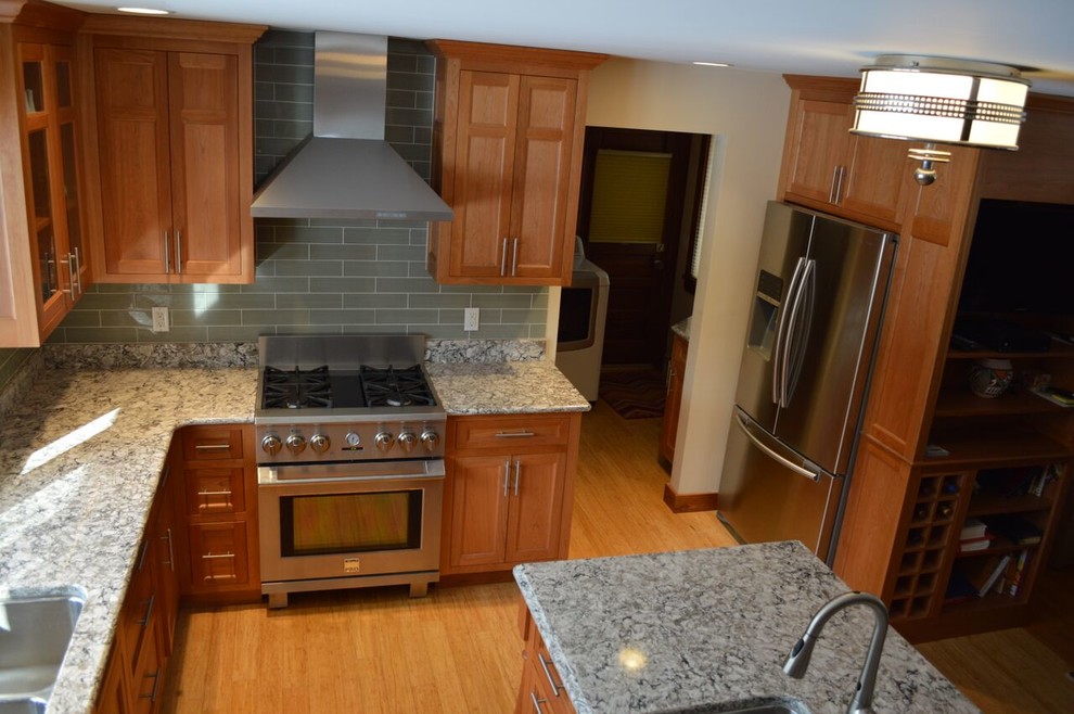 Thompson Kitchen & Bathroom - Traditional - Kitchen ...