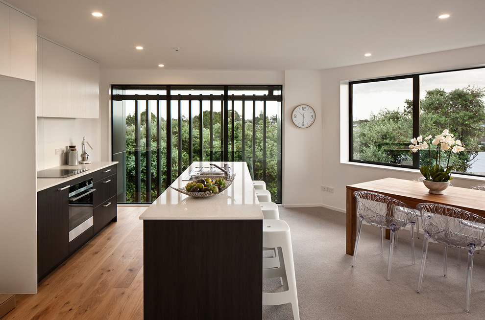 Kitchen - small contemporary kitchen idea in Auckland