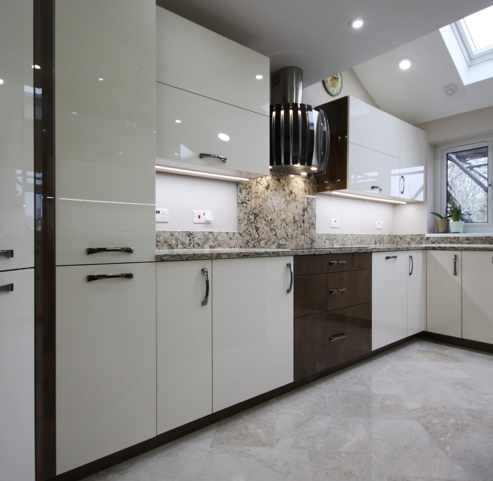 Inspiration for a modern kitchen remodel in Essex