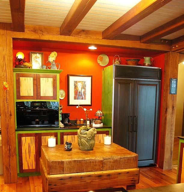 Timber Frame Home in Alabama Eclettico Cucina Nashville di