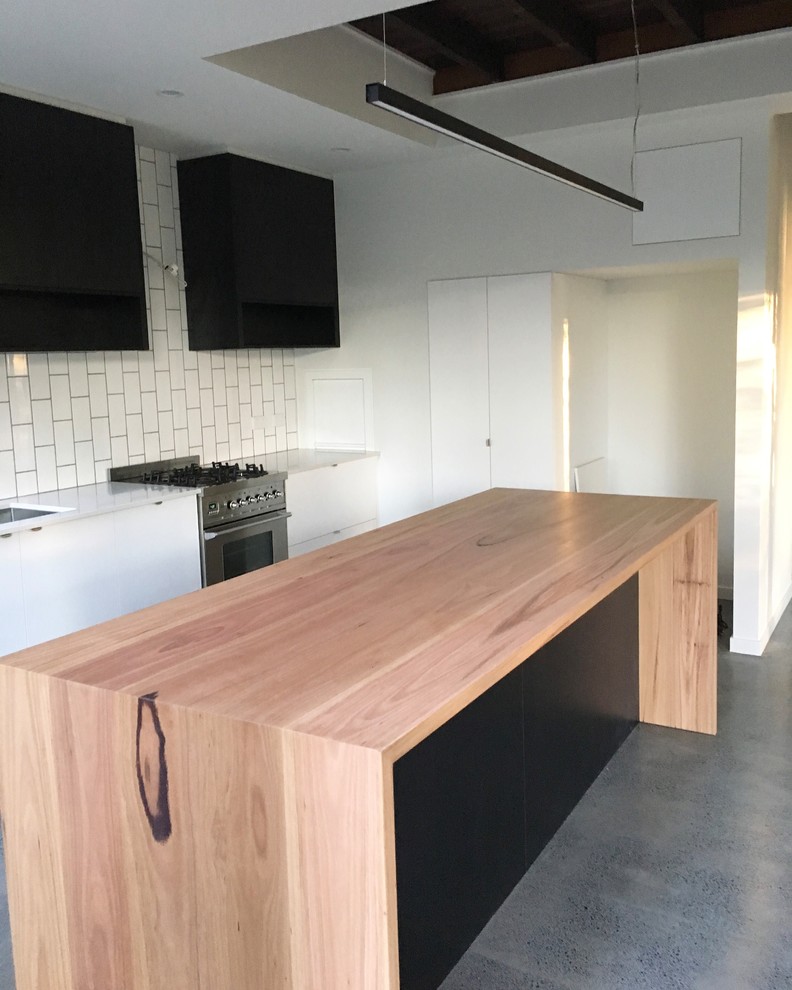 Timber Kitchen Benchtop Modern Kitchen Sunshine Coast by RAW