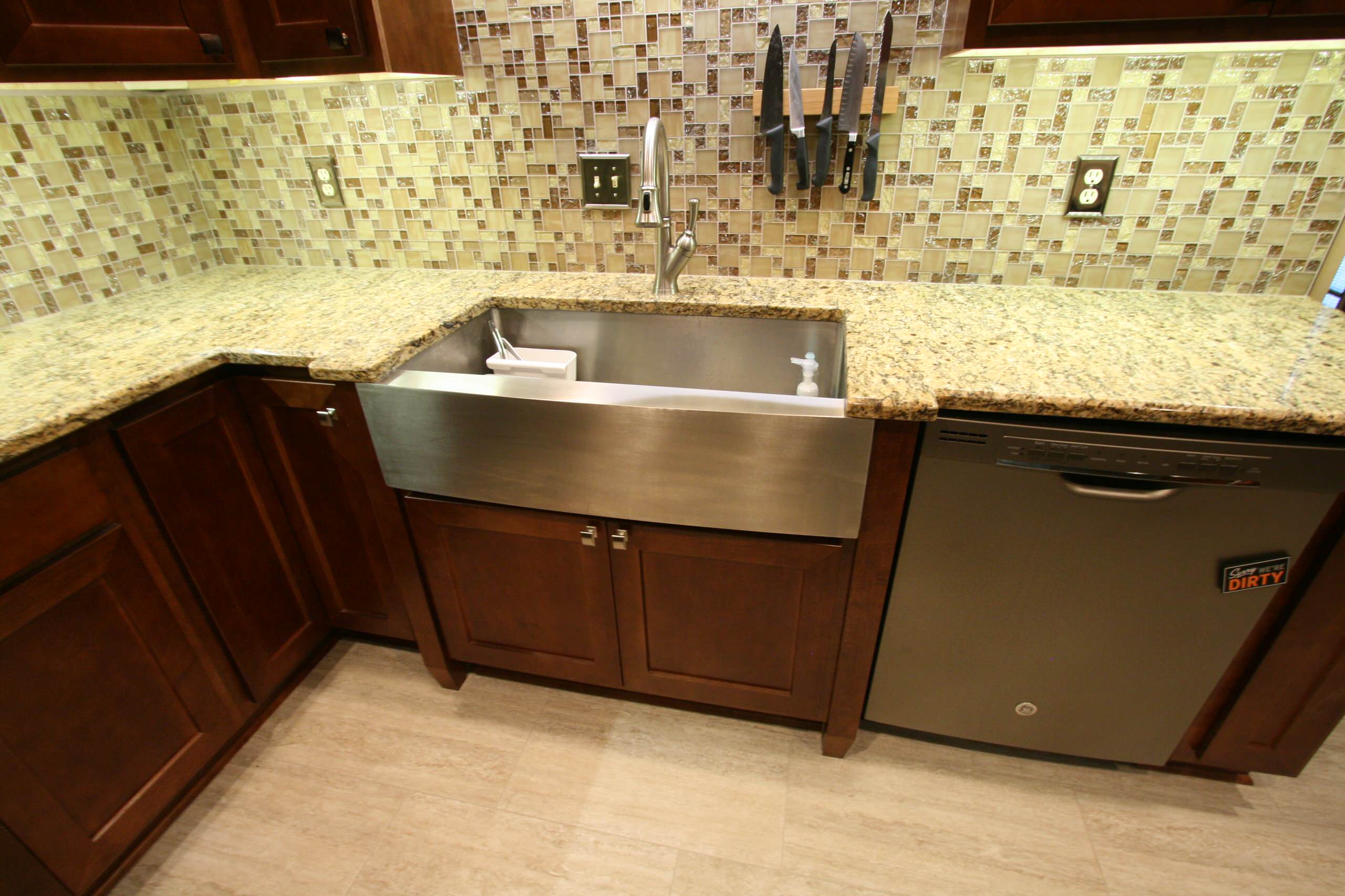 75 Beautiful Yellow Kitchen With Brown Cabinets Pictures Ideas February 2021 Houzz