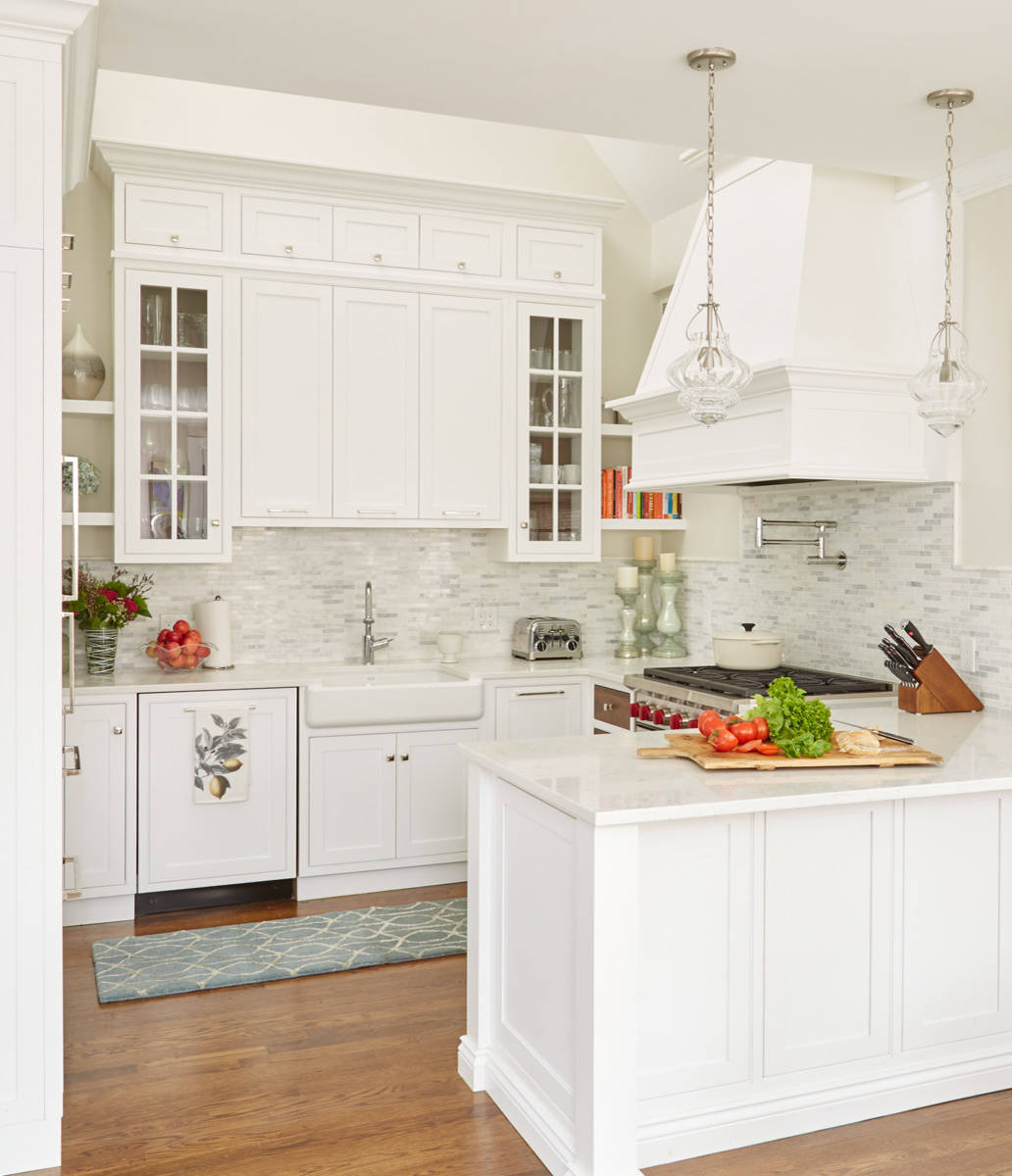 75 Beautiful Kitchen With Beaded Inset Cabinets Pictures Ideas June 2021 Houzz