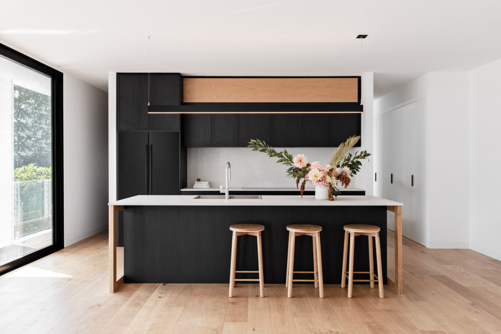 Inspiration for a modern kitchen in Wollongong.