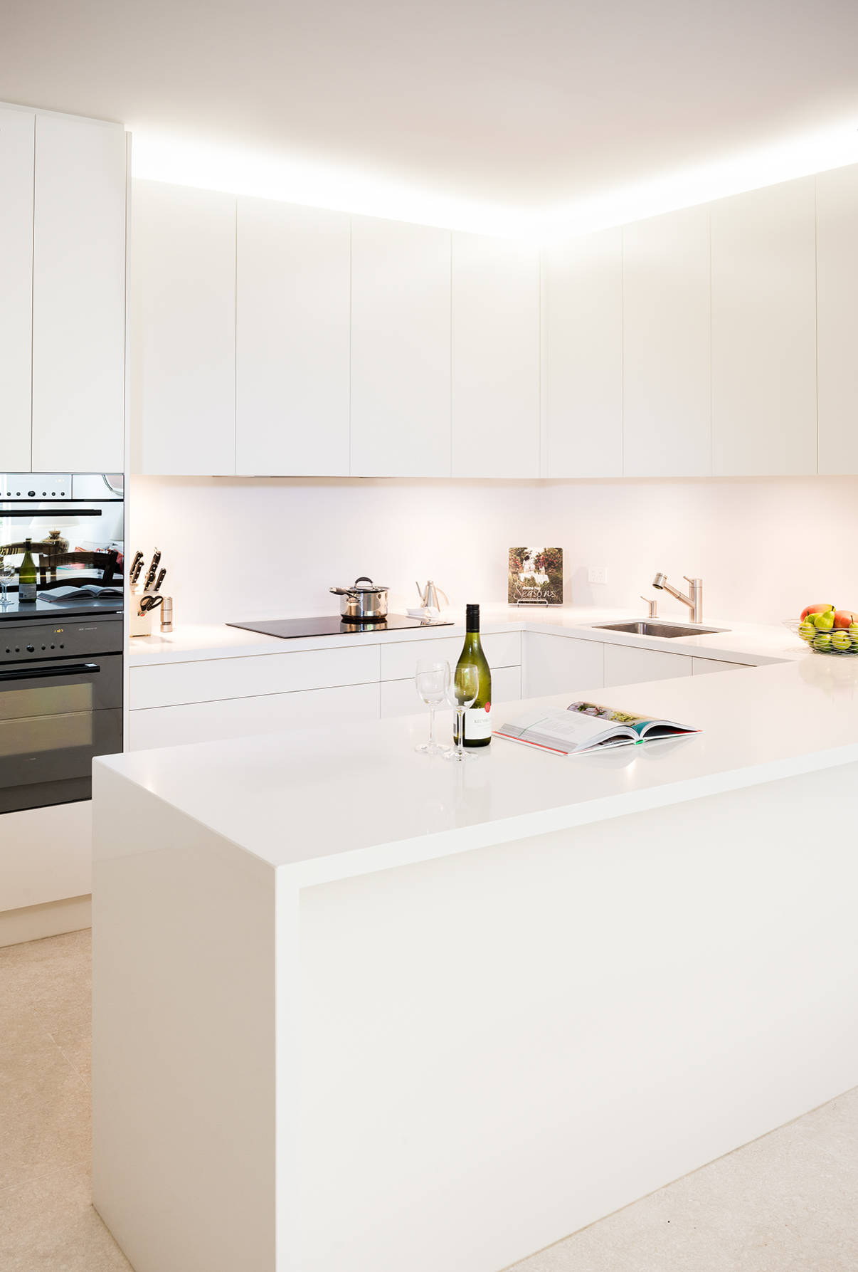 Everything You Ever Wanted to Know About Kitchens Without Handles ...
