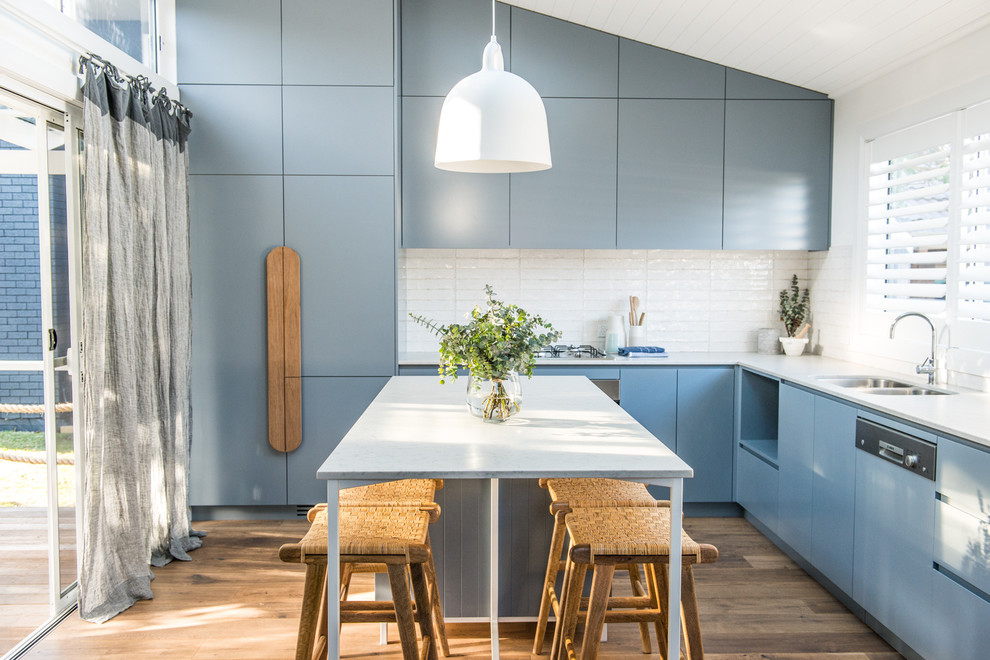 This is an example of a nautical kitchen in Sydney.