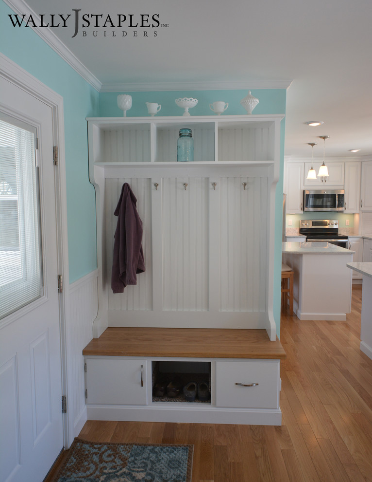 Design ideas for a classic kitchen in Portland Maine.