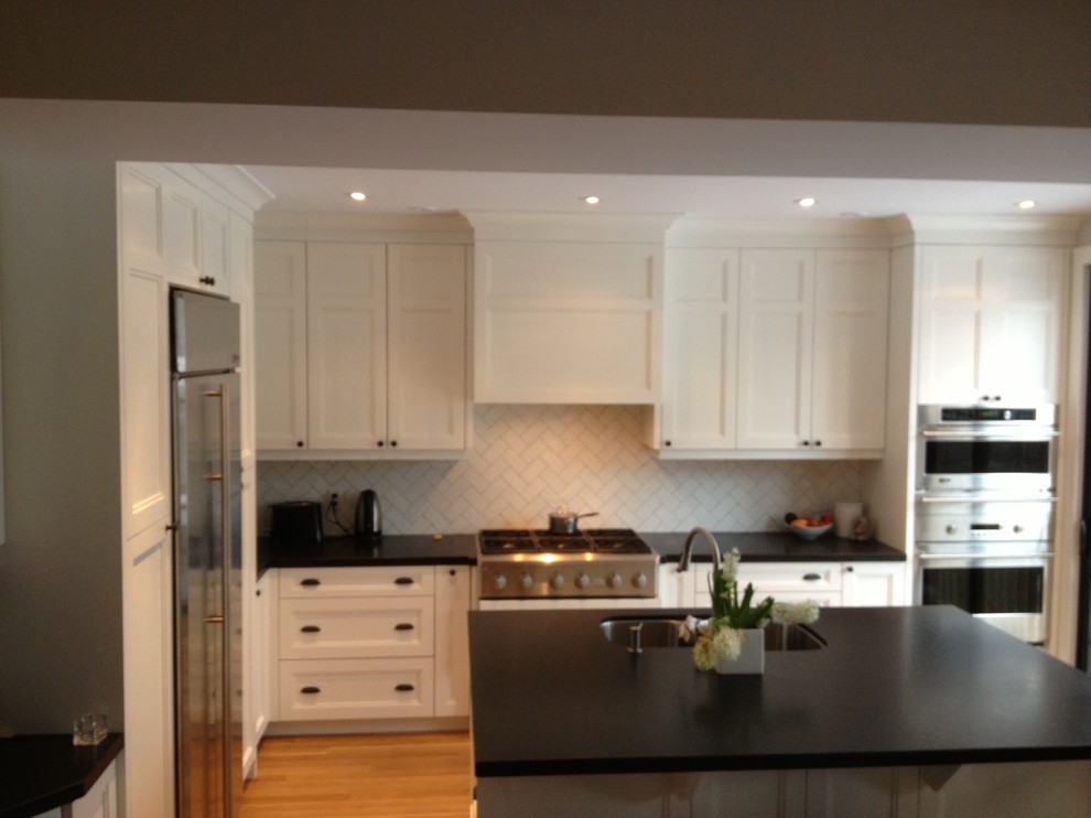 Toronto Kitchen Project Traditional Kitchen Toronto by SAP Solutions Ltd