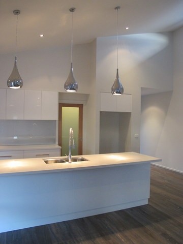 Photo of a modern kitchen in Melbourne.