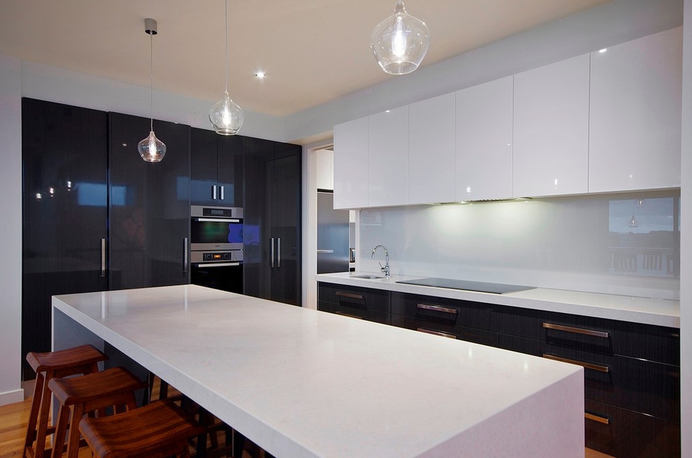 Minimalist kitchen photo in Geelong