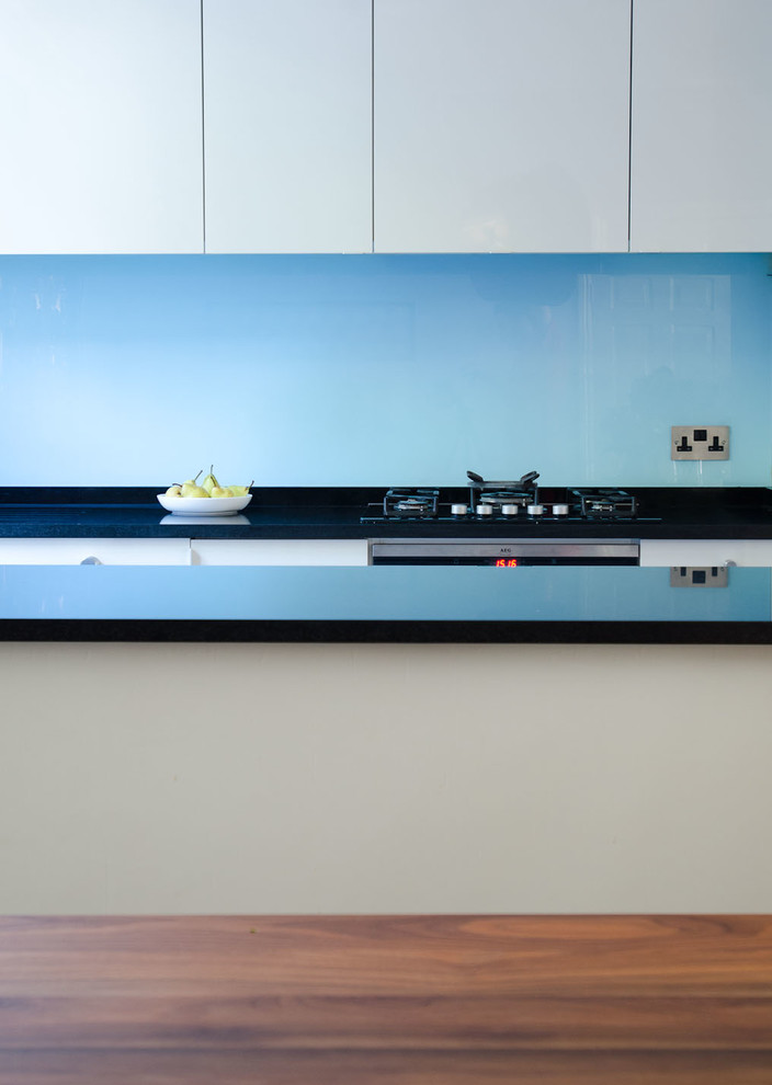 Design ideas for a medium sized modern kitchen in London.