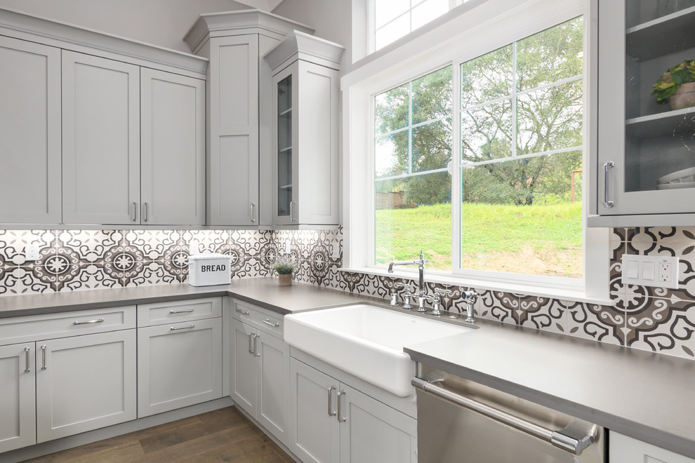 This is an example of a classic kitchen in San Francisco.