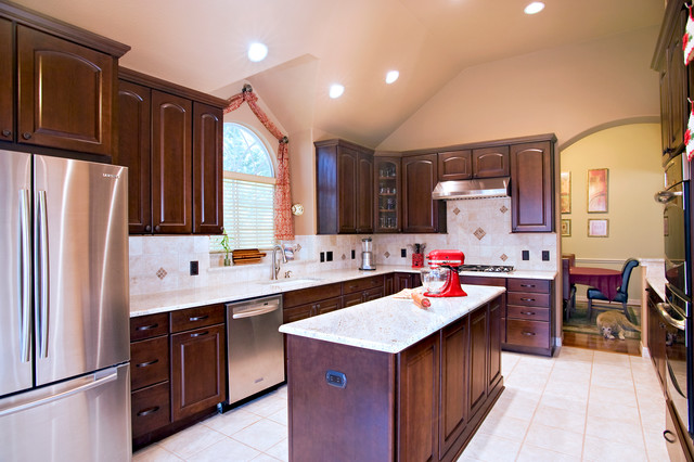 Ub Kitchens - Kitchen Design And Cabinets Traditional Alder Kitchen with Island and Coffee Center - Traditional