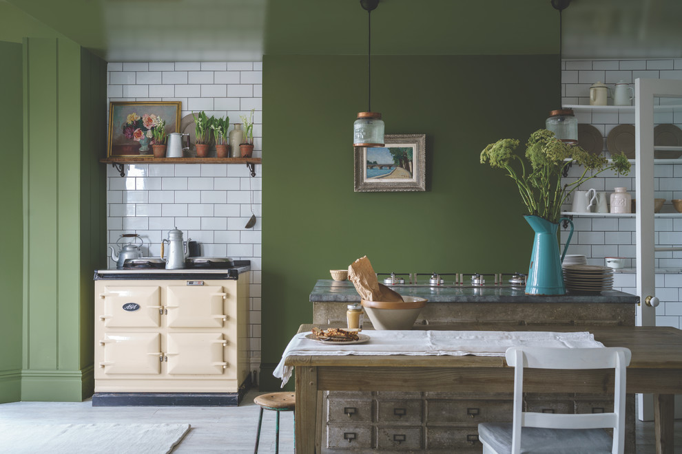 Inspiration for a country kitchen remodel in Dorset