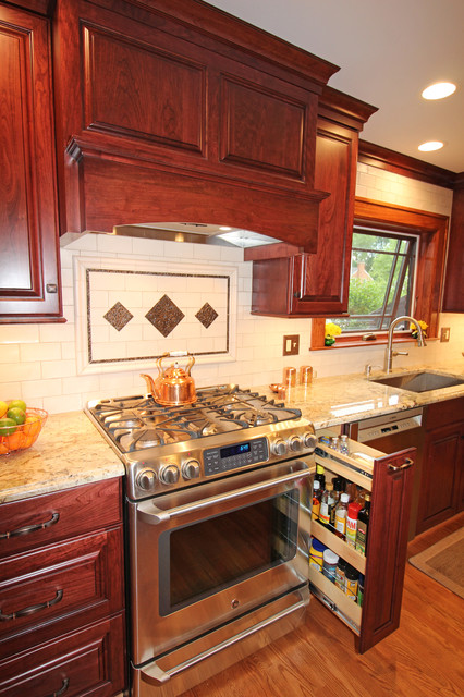 https://st.hzcdn.com/simgs/pictures/kitchens/traditional-charm-grosse-pointe-woods-woodmaster-kitchens-img~71d1fee70a32b96f_4-0123-1-b1e9ec5.jpg