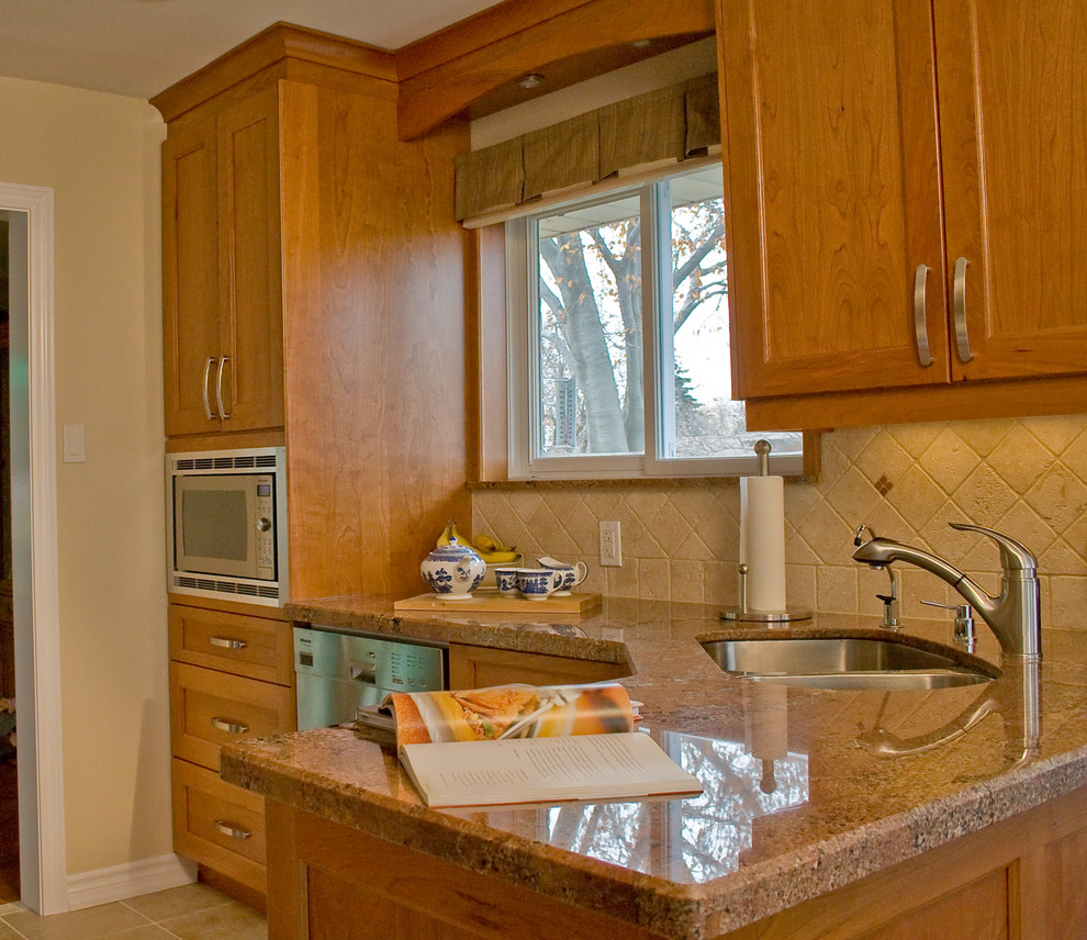 Traditional Cherry Kitchen in a North York Home - Traditional Traditional Cherry Kitchen in a North York Home - Traditional