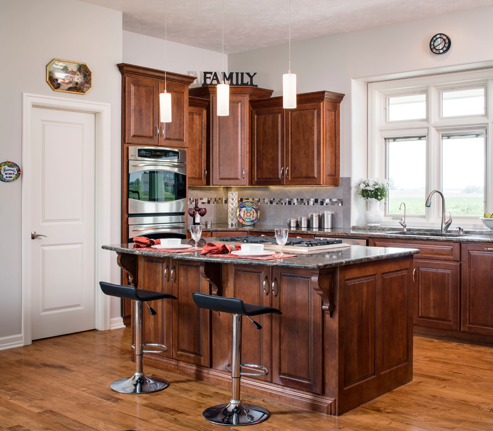 TRADITIONAL COMFORT Traditional Kitchen Omaha by