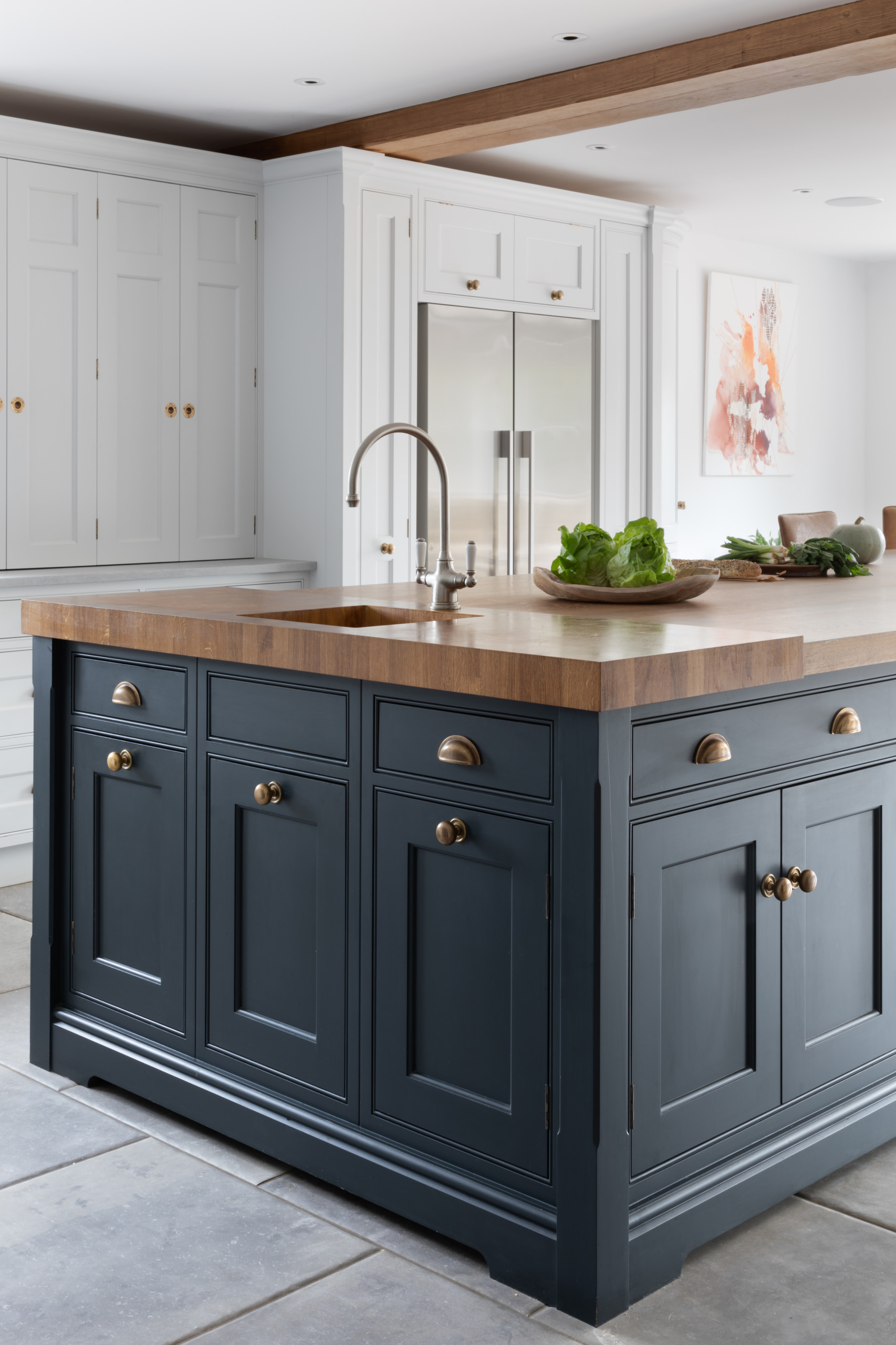 13+ Black and White Kitchen with Gold Hardware ( TIMELESS )