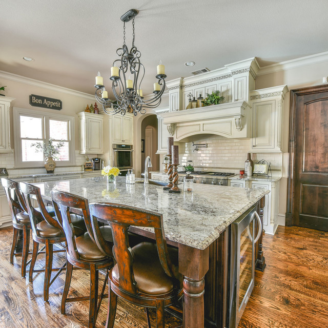 Traditional Custom Home in Southlake, Texas Classique Chic Cuisine