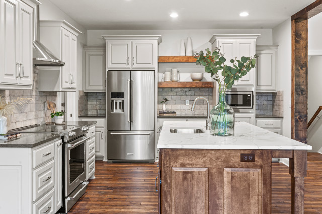 Farmhouse Kitchen with Modern Influences