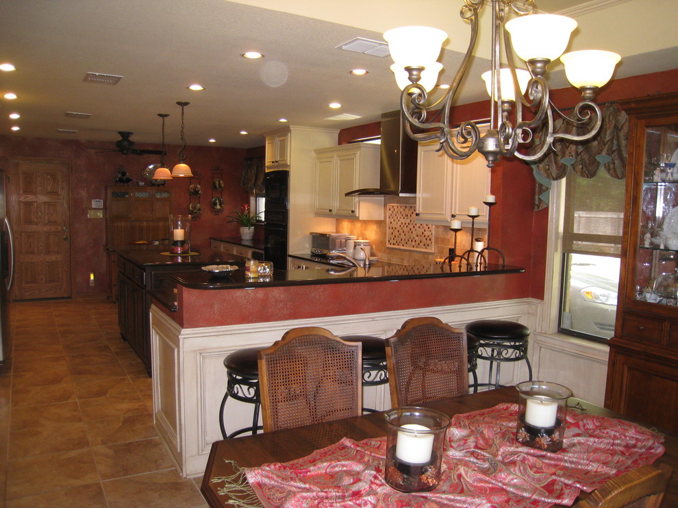 Traditional Formal Dining Room Bar And Kitchen Austin Tx Bry Design Img~90a1370b0f175d49 9 2504 1 F34d124 