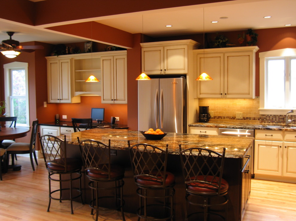 Inspiration for a traditional kitchen in Other with stainless steel appliances.