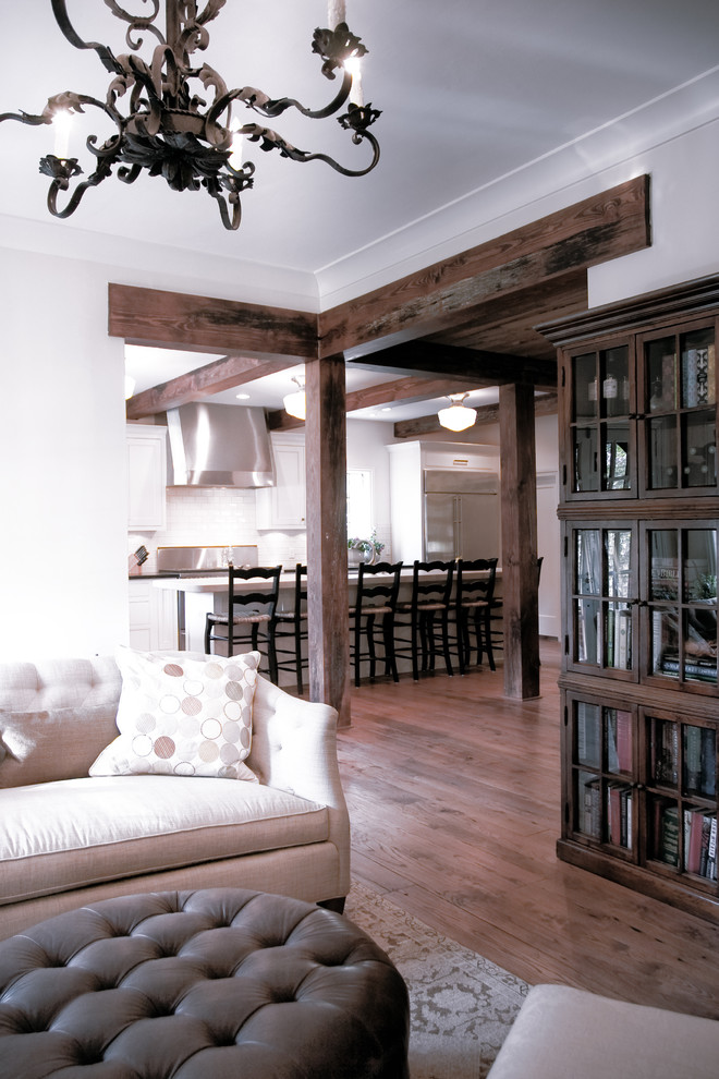 Traditional kitchen for a young family Traditional Kitchen