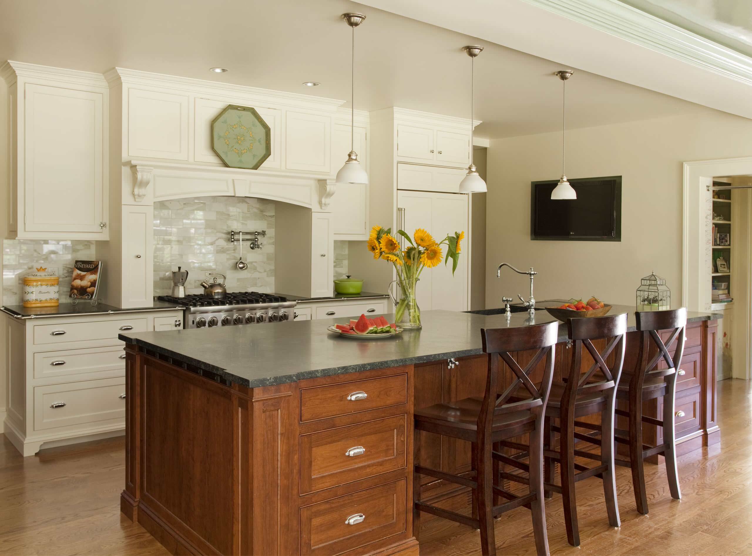 Airy Aqua Kitchen Backsplashki - Transitional - Kitchen - Hawaii