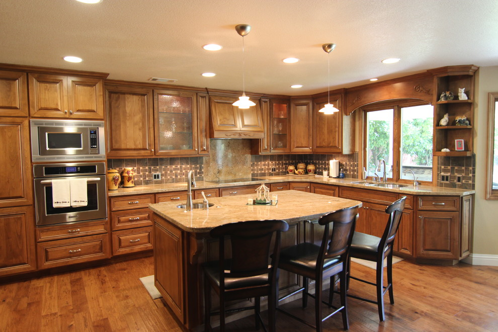 Traditional Kitchen Traditional Kitchen Sacramento by Phoenix
