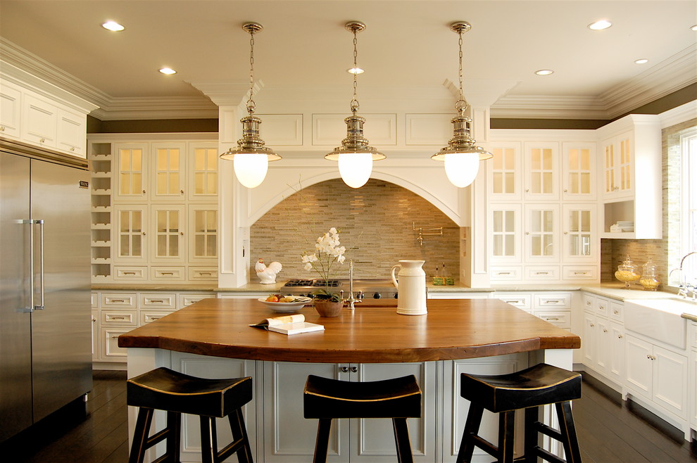 Inspiration for a timeless kitchen remodel in Los Angeles