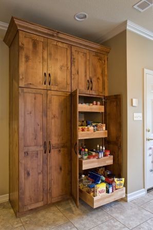 Traditional Kitchen Classique, Free Standing Kitchen Pantry Cabinet