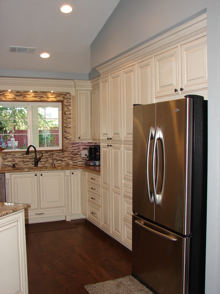 Traditional Kitchen Traditional Kitchen Sacramento by The Home