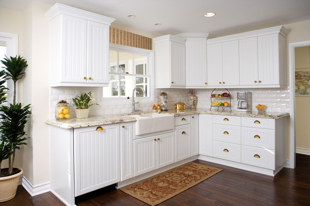 Example of a classic kitchen design in Orange County with a farmhouse sink