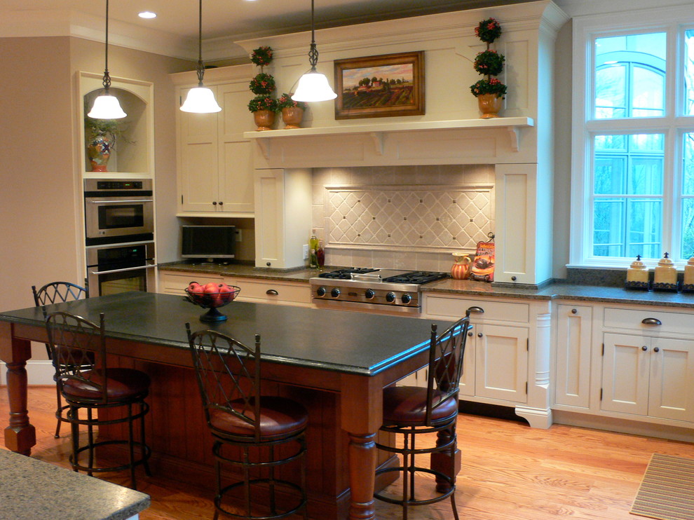 Traditional Kitchens Miller S Fancy Bath And Kitchen Img~7081db23008373d4 9 3617 1 9acc05e 