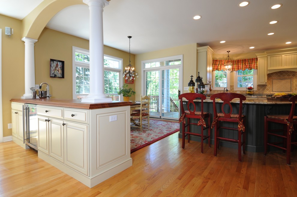 Traditional Update - Traditional - Kitchen - Chicago - by TKS Design ...