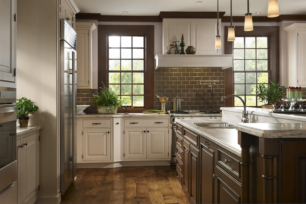 Traditional White and Brown Kitchen - Traditional - Kitchen - Houston