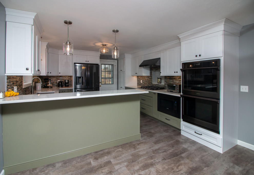 Traditional Yorktowne TwoToned Kitchen Remodel with Boticelli Quartz
