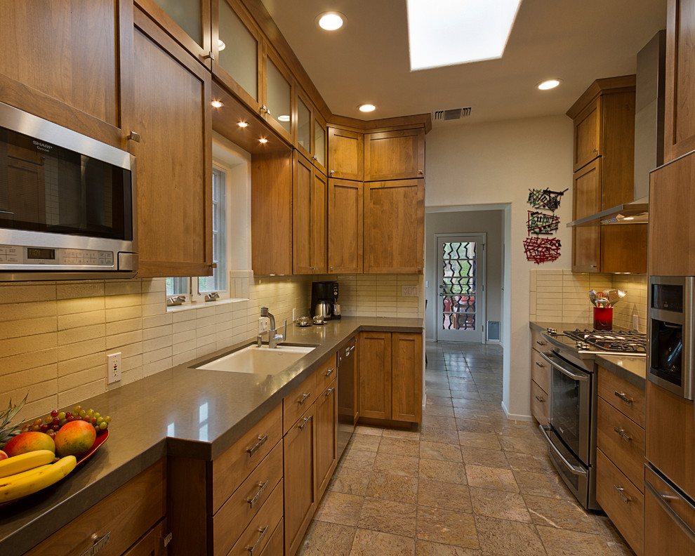 Inspiration for a classic kitchen in Phoenix.