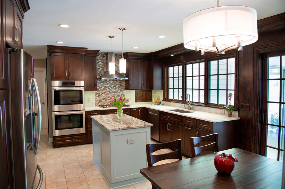 Inspiration for a classic kitchen in Cleveland.