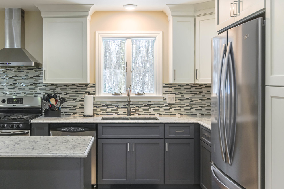 Transitional Shaker White Kitchen In Brighton Mi Transitional Kitchen By Dream Kitchens 5360