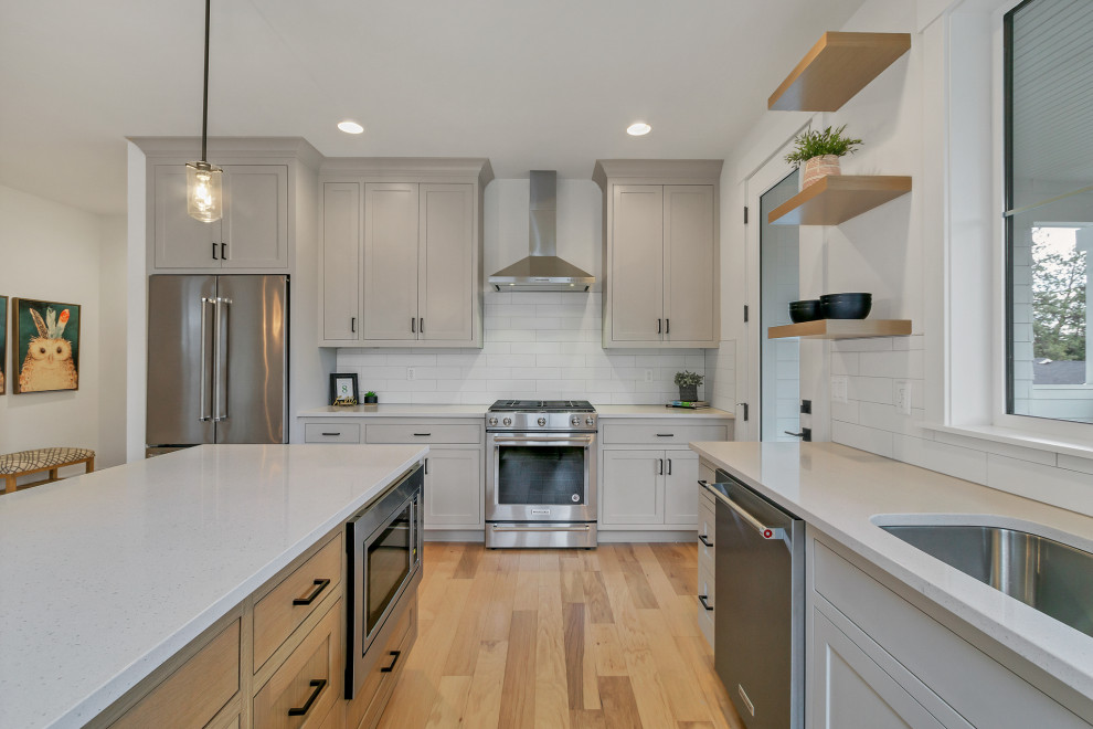 Transitional Style home, Hidden Hills, Bend OR Transitional Kitchen Portland by Curtis