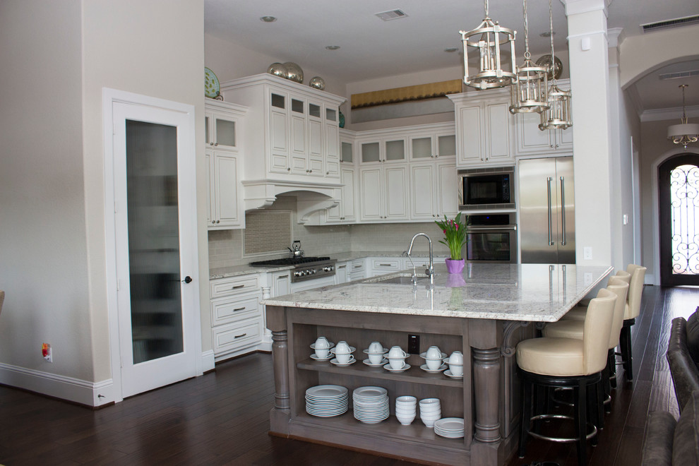 Example of a mid-sized transitional kitchen design in Houston