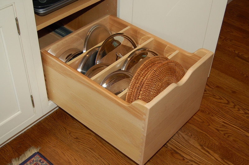 Clever Ways to Store Your Pan Lids | Houzz UK