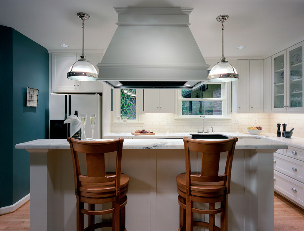 Inspiration for a contemporary kitchen remodel in Seattle with shaker cabinets