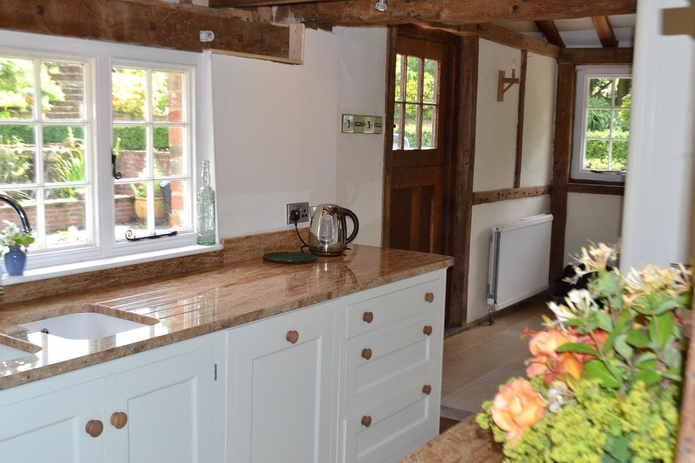 Inspiration for a rustic kitchen remodel in London