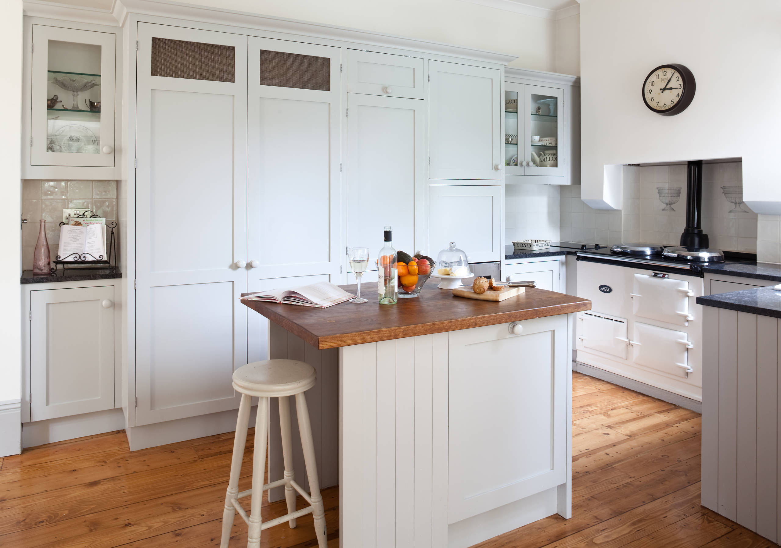 island with stools for small kitchen